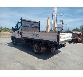 Autocarro Iveco Daily 35-150 rib. trilaterale