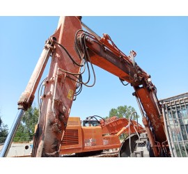 Escavatore Hitachi ZX135 UST-3