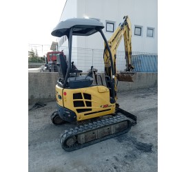 Miniescavatore New Holland E18SR