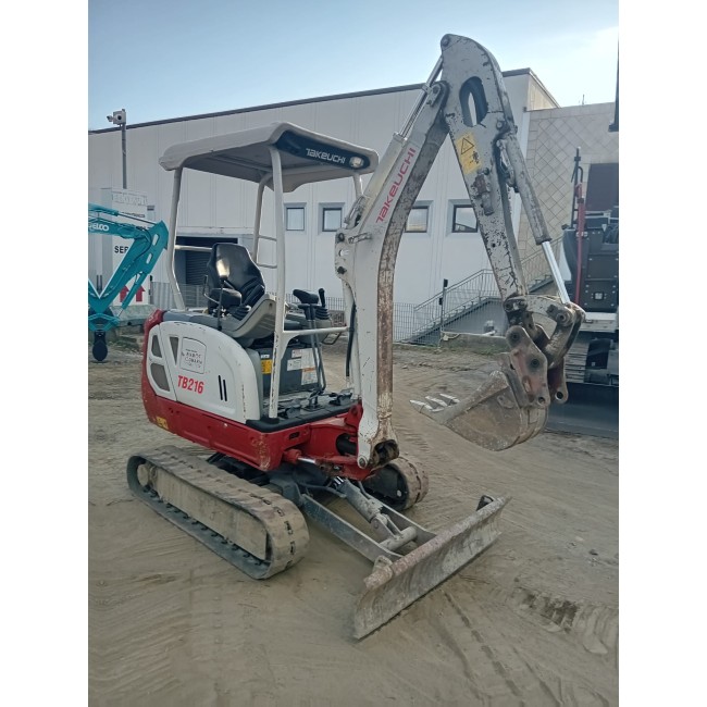 Miniescavatore Takeuchi TB216