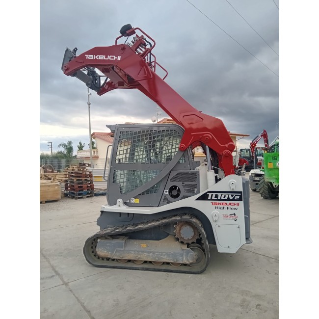 Takeuchi TL10 V2